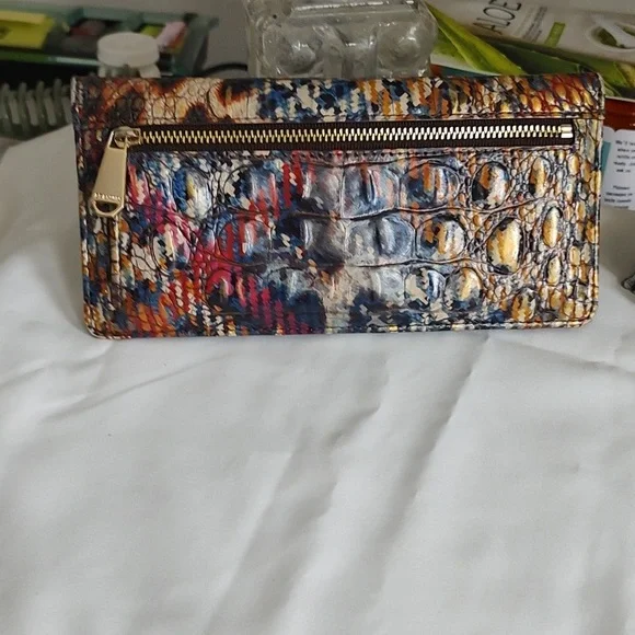 Brahmin Wallet - Picture 4 of 10